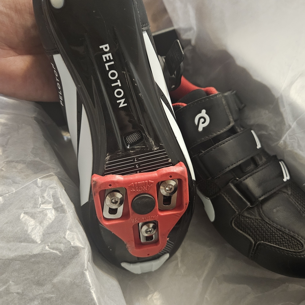 Pelaton Cycle Shoes - Picture 5 of 5